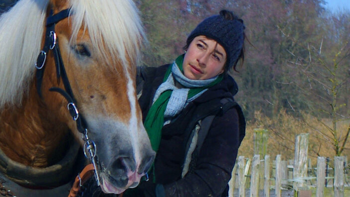 Julia Bar-Tal mit einem Pferd